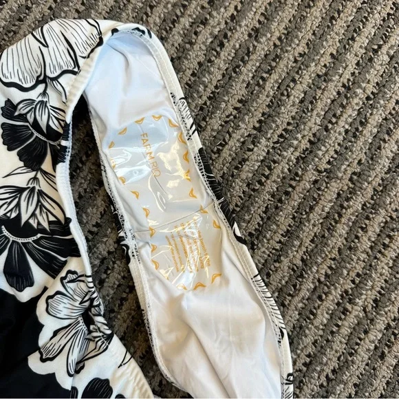 Set - Farm Rio Flower Leopards Bandeau Bikini Top & Bottom - Picture 9 of 9